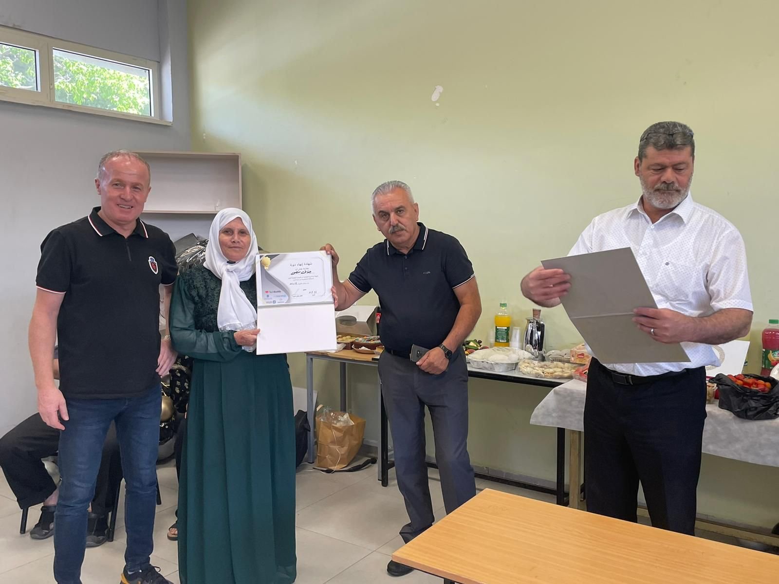 الناصرة: البلدية توزع شهادات انهاء دورة "تابليت"-11