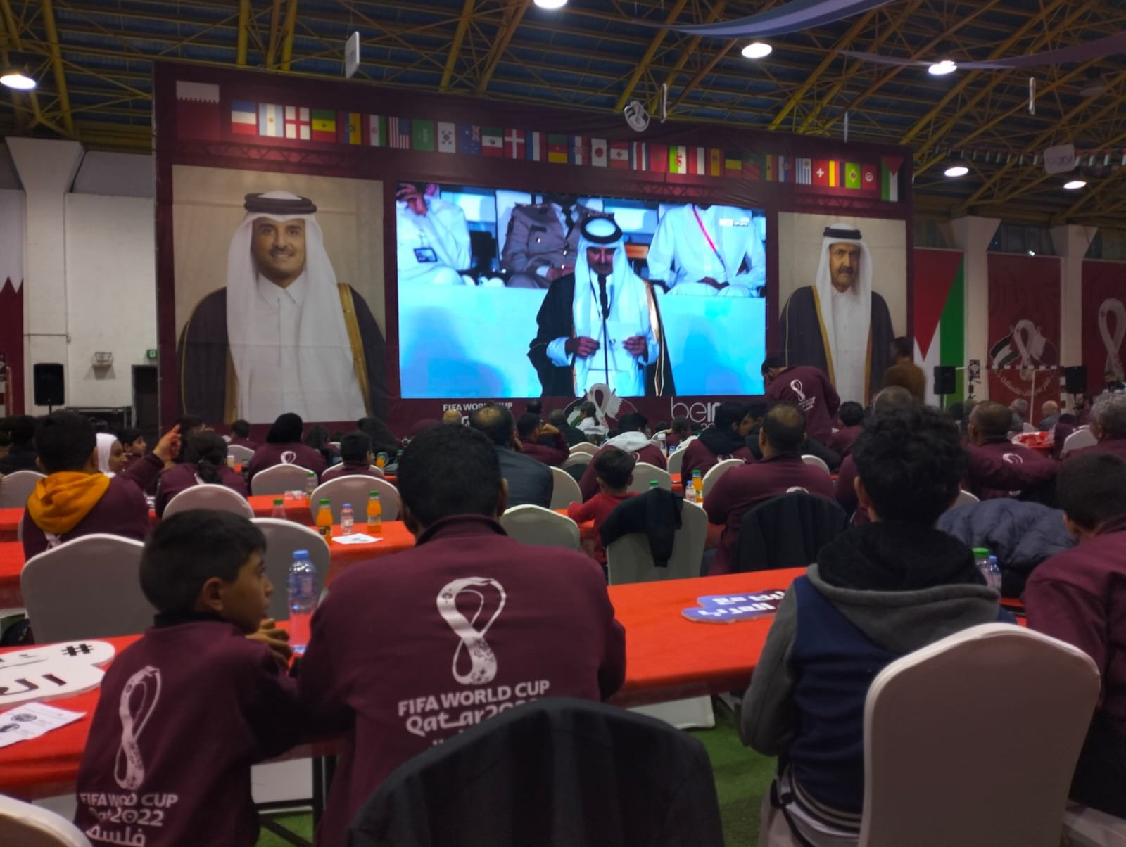 الفلسطينيون يتفاعلون مع كأس العالم في شاشات عرض برام الله وغزة-6