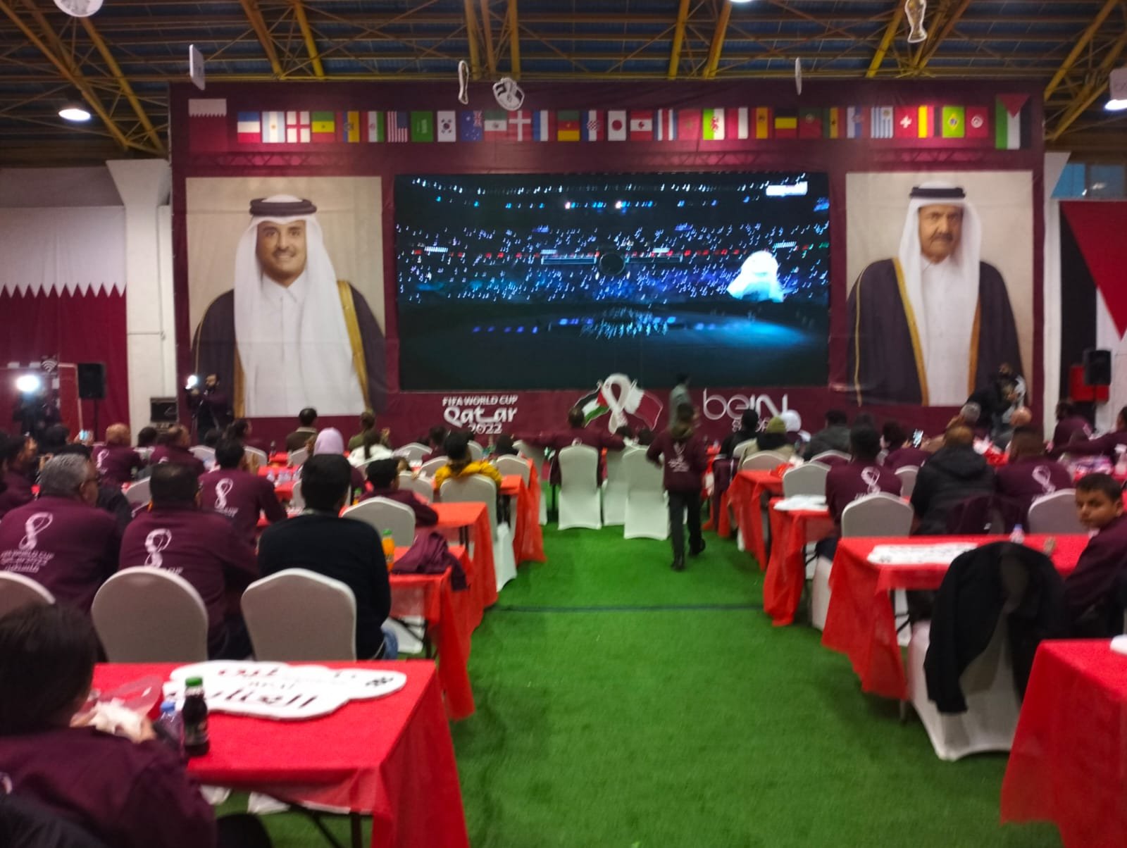 الفلسطينيون يتفاعلون مع كأس العالم في شاشات عرض برام الله وغزة-10