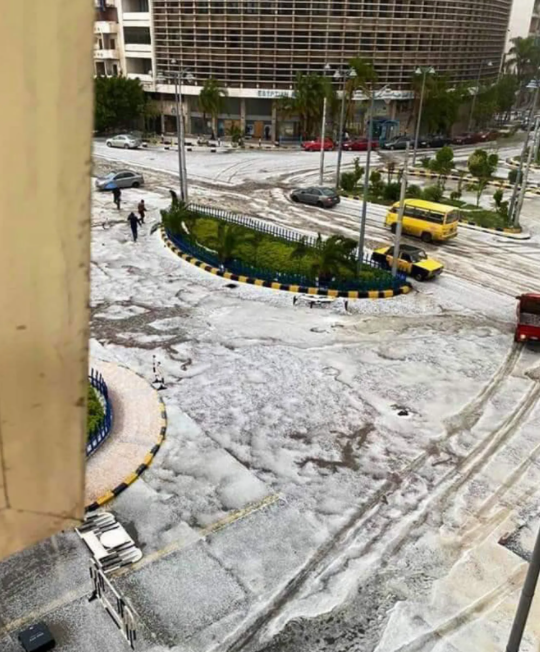 بالصور: الإسكندرية تكتسي بالثلوج وتحذير من هيئة الأرصاد-1
