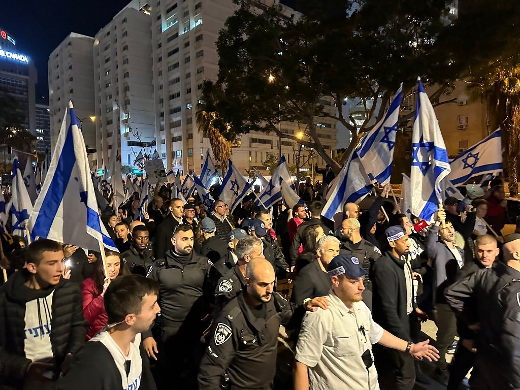 أكثر من 150 الف متظاهر في تل أبيب وحيفا والقدس ضد حكومة نتنياهو-4