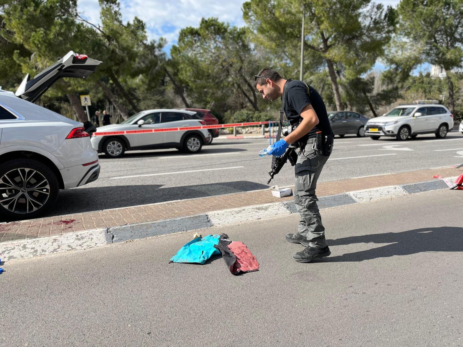 القدس: سطو مسلح ...ومطاردة شرطية ..اصابة شرطي واعتقال 3 مشتبهين-0