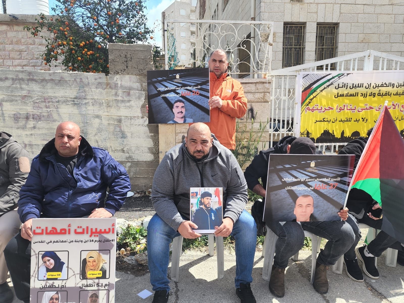 ممثلو الأسرى يعلنون إضرابا عن الطعام في السجون الاسرائيلية بعد يومين-2
