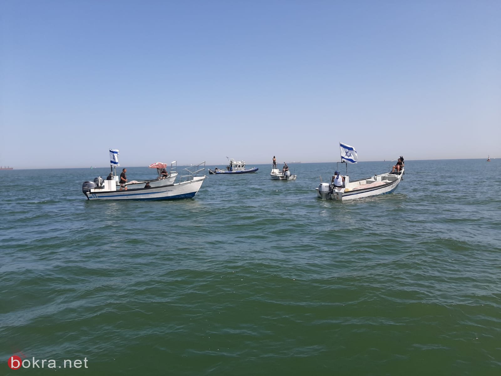 150 صياد يتظاهرون احتجاجا على حظر الصيد  أعيدوا لنا البحر!-9
