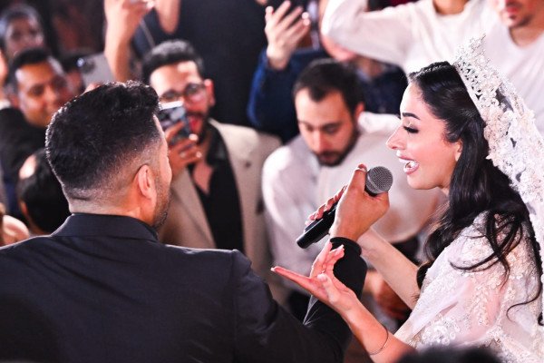 شاهد الصور.. حماقي يشعل زفاف ابنة حميد الشاعري وسط النجوم-3