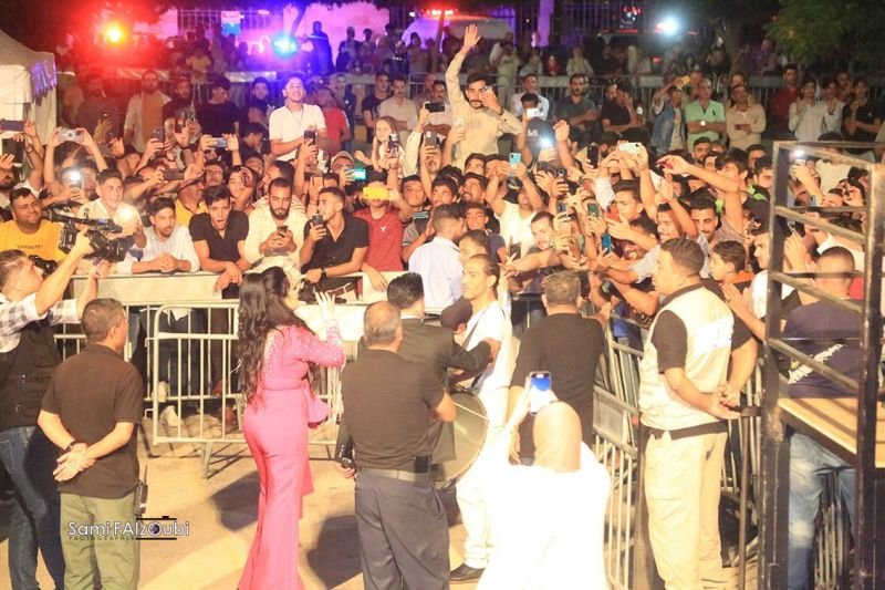 من هي العروس التي احتفلت بها ديانا كرزون في ختام حفلات "مهرجان صيف عمان"؟-6