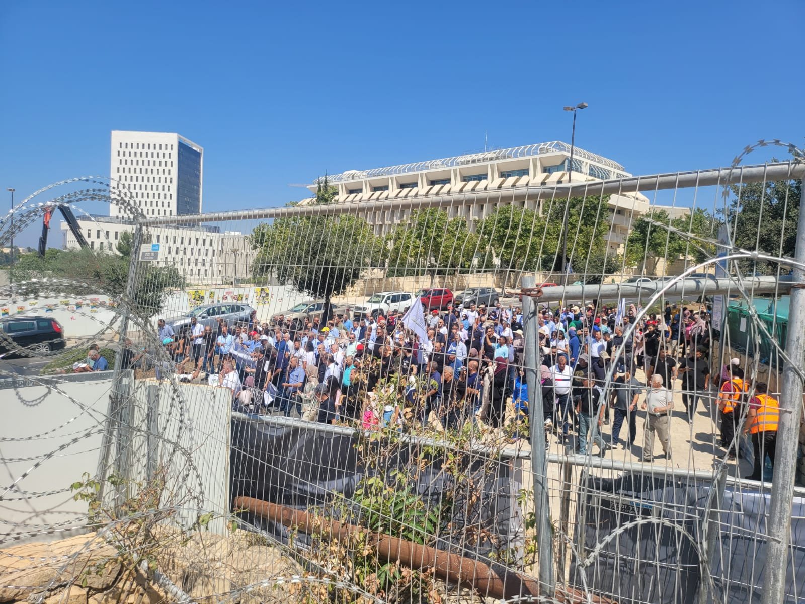 اعتداءات على رؤساء المجلس واعتقالات في مظاهرة القدس-16