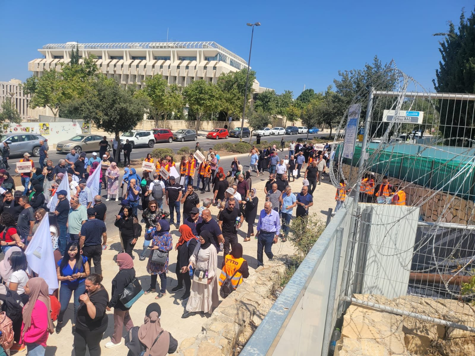 اعتداءات على رؤساء المجلس واعتقالات في مظاهرة القدس-18