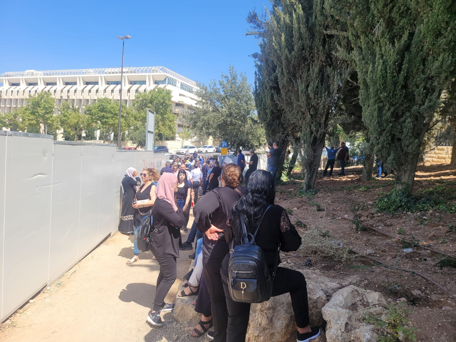 اعتداءات على رؤساء المجلس واعتقالات في مظاهرة القدس-19