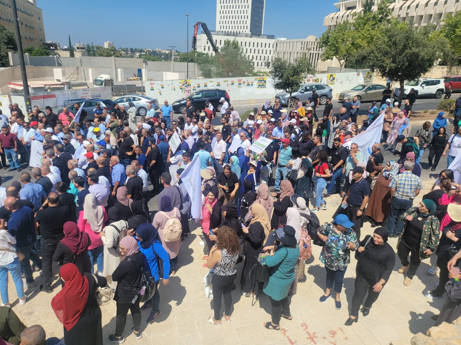 اعتداءات على رؤساء المجلس واعتقالات في مظاهرة القدس-23