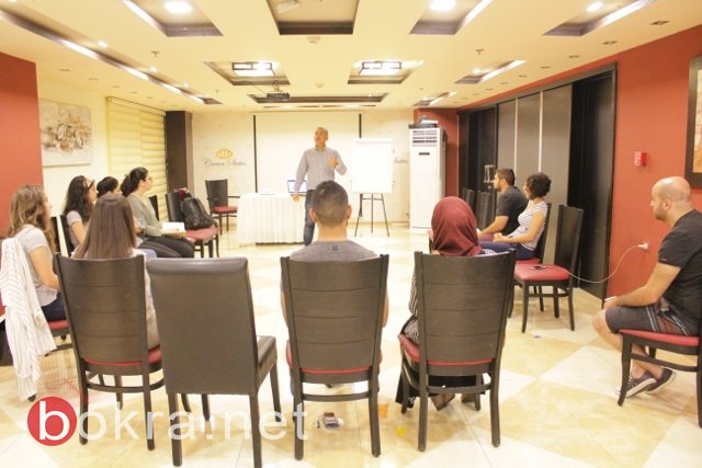 مركز إعلام ينظّم ورشات مكّثفة في رام الله لمشروع القيادة وفنّ الخطابة والمُناظرة-6