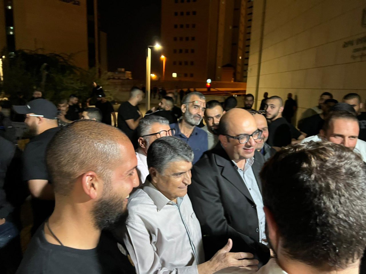 جلسة محكمة الـ11 معتقلا من أم الفحم - احتشاد العشرات أمام محكمة حيفا-2