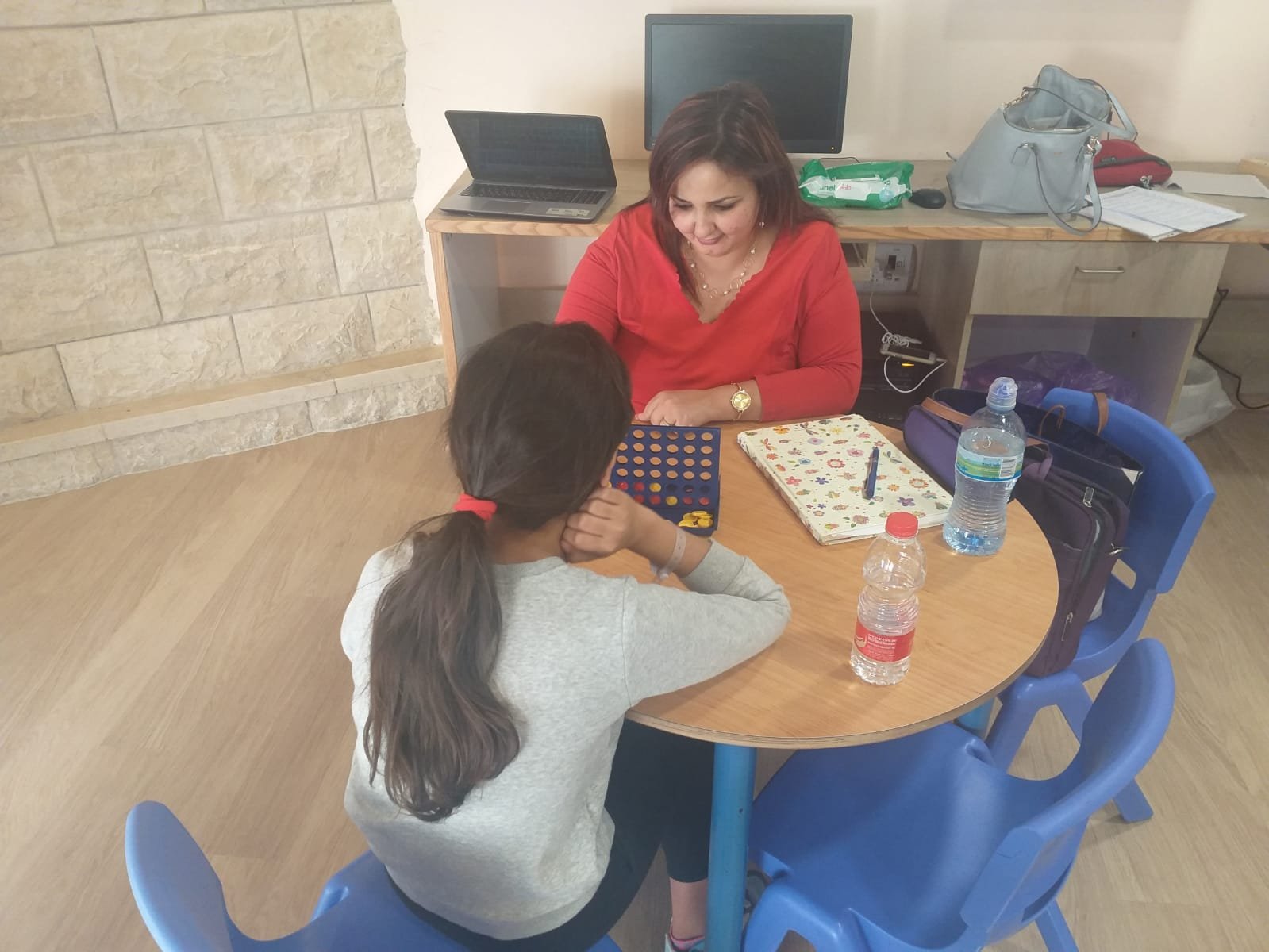 افتتاح صف تعليمي للمتعالجين في قسم جراحة الأطفال في مستشفى الناصرة الانجليزي بإدارة مدرسة سوا للتعليم الخاص-1