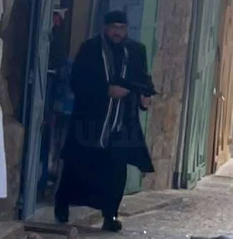القدس: اطلاق نار عند باب السلسة واستشهاد فادي ابو شخيدم منفذ العملية،ومقتل شخص واصابة اخرين-4