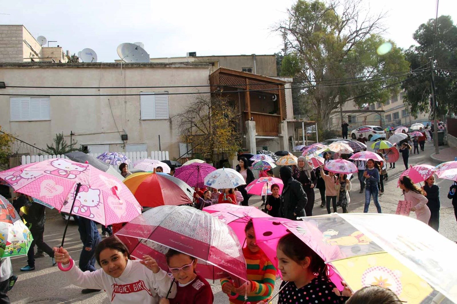 شاهدوا: طلاب صندلة في مسيرة استسقاء لهطول المطر -1