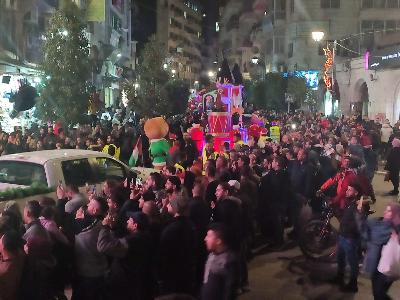 رام الله: انطلاق قافلة أعياد الميلاد في شوارع المدينة-5