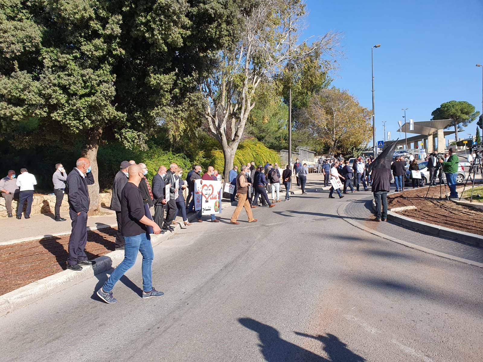 بعد اغلاق شارع 6 ومضايقات من الشرطة، اختتام المسيرة بوقفة أمام الكنيست وسط تجاهل من الإعلام العبري-33