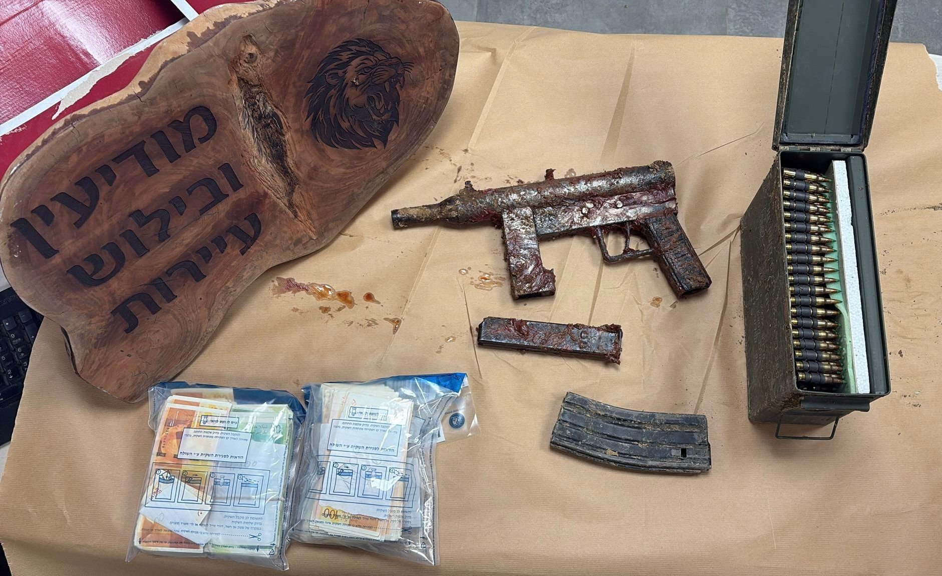 اعتقال ثلاثة غزيين في رهط دخلوا إسرائيل خلال أحداث 7 أكتوبر ويُشتبه بضلوعهم في نشاطات مسلحة-8