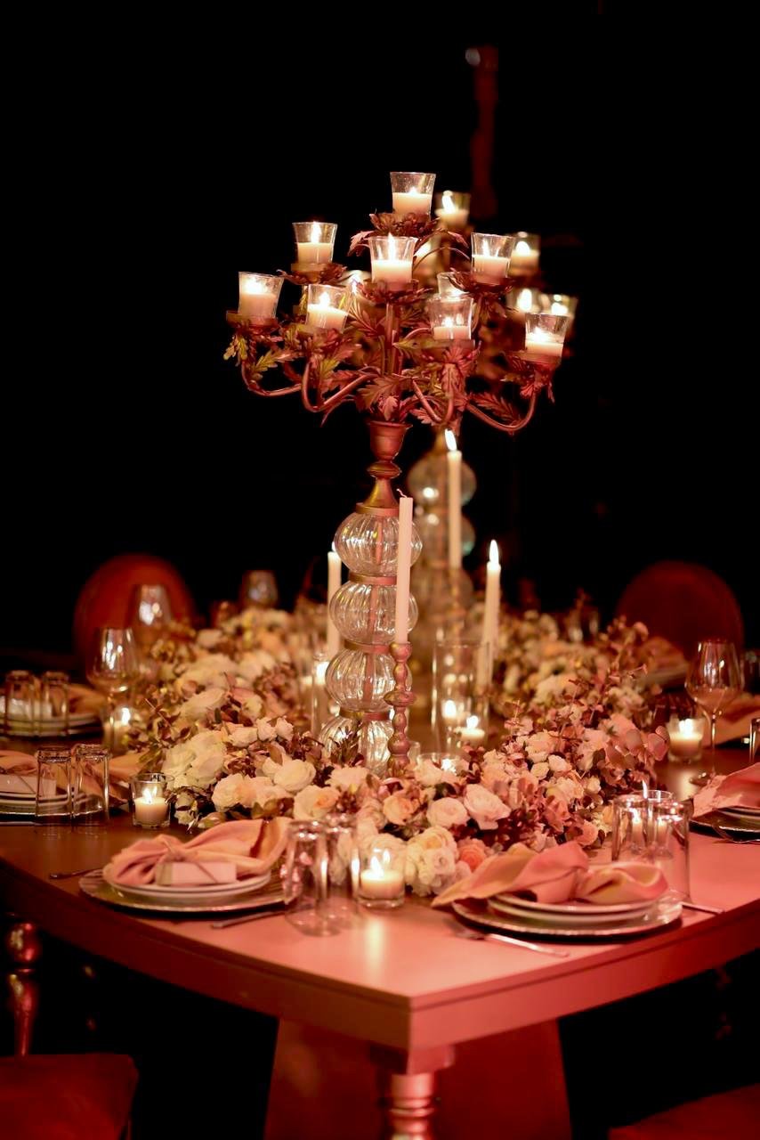 خبيرة ديكور تكشف أسرار الإضاءة المثالية لحفلات الزفاف الشتوية-4