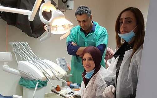 لفتة انسانية: علاجات مجانية لمرضى محتاجين خلال دورات جمعية اطباء الأسنان العرب-0