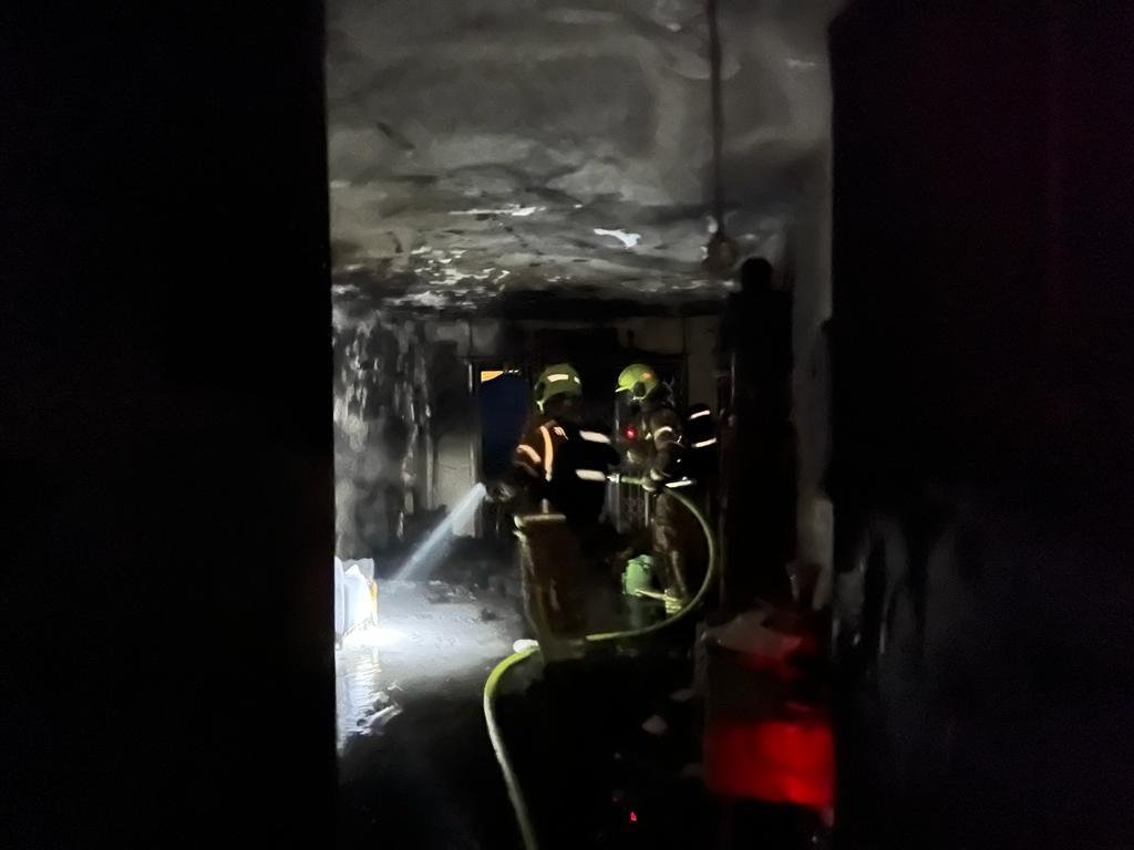 نهاريا:تخليص عالقين أثر إندلاع حريق بشقة سكنية-1
