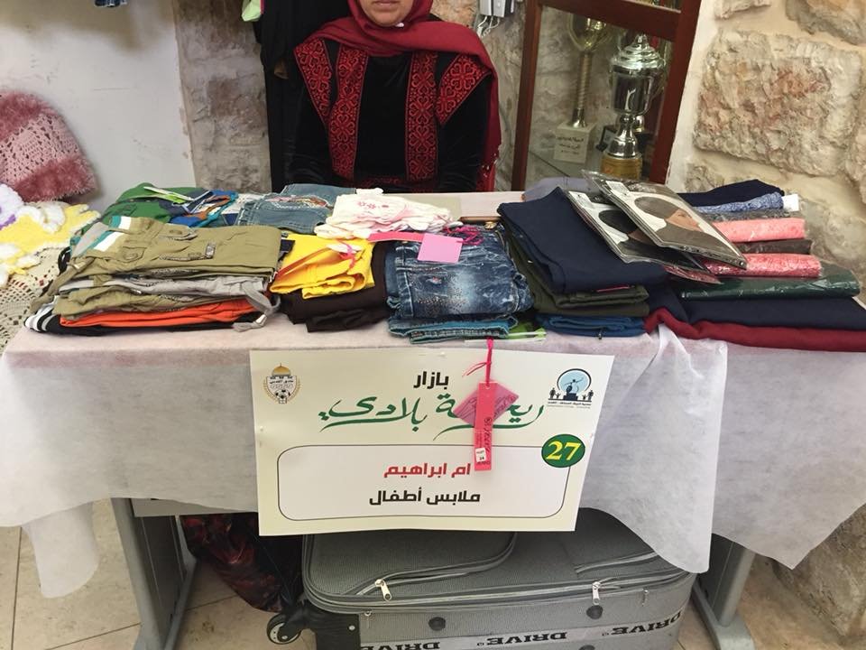 افتتاح بازار خيري في نادي القدس-4