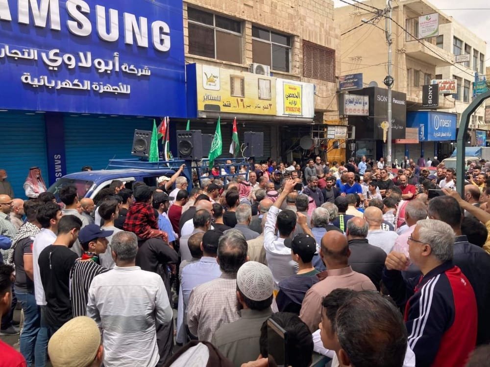 المئات يتظاهرون في عمان تضامنا مع الفلسطينيين في القدس-0