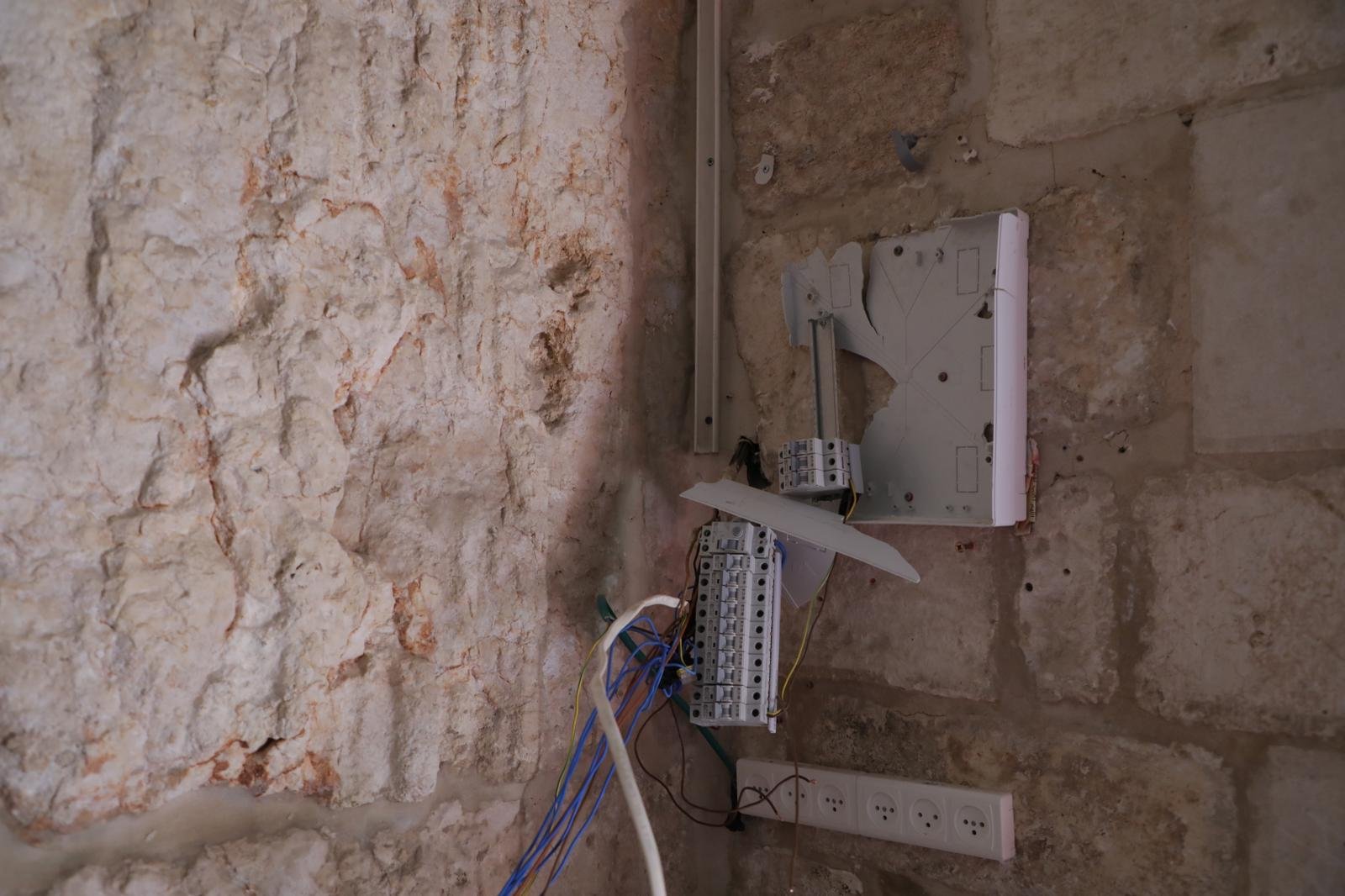 اوقاف القدس: الشرطة الاسرائلية تقتحم مصلى باب الرحمة وتحطم تمديدات الكهرباء-4