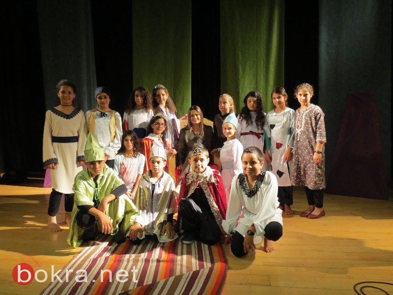 تألق أطفال مدرسة ابن رشد الابتدائية على خشبة مسرح مركز محمود درويش الثقافي عرابة -10