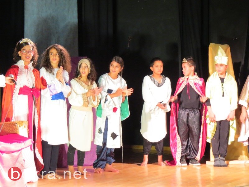 تألق أطفال مدرسة ابن رشد الابتدائية على خشبة مسرح مركز محمود درويش الثقافي عرابة -24