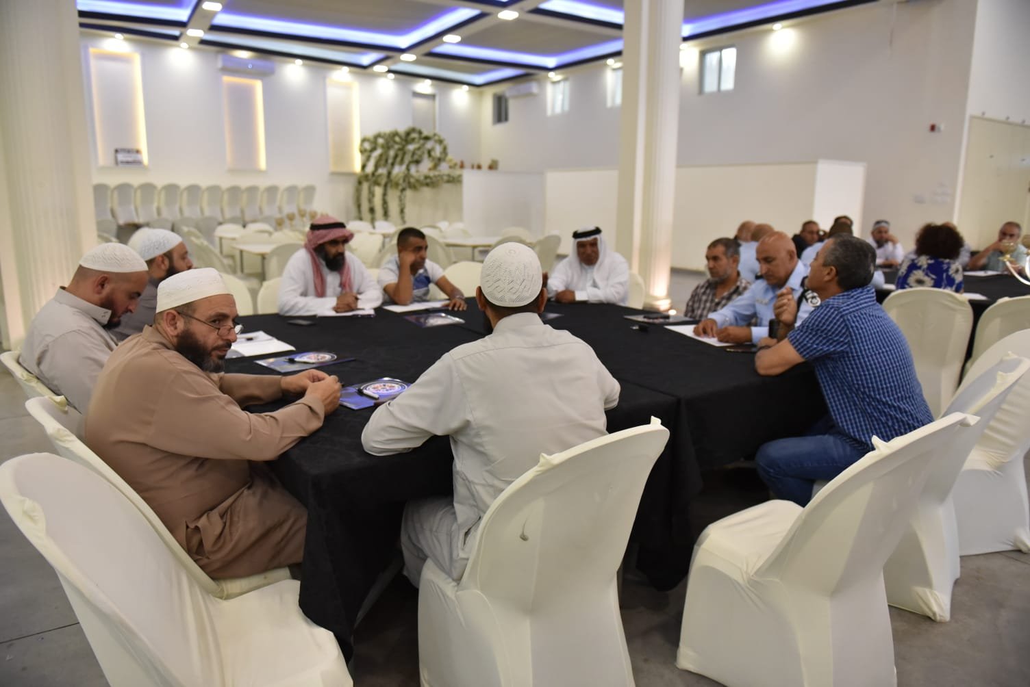  مؤتمر للشرطة وأئمة المساجد في رهط لتوطيد الثقة والتعاون-4