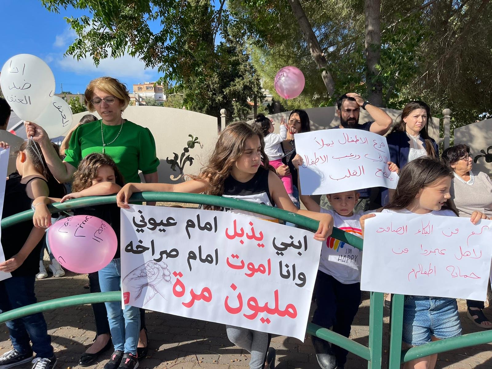 فسوطة تتظاهر ضد حادثة تنكيل بأطفال، والأم لـ"بكرا": ابني لا ينام-10