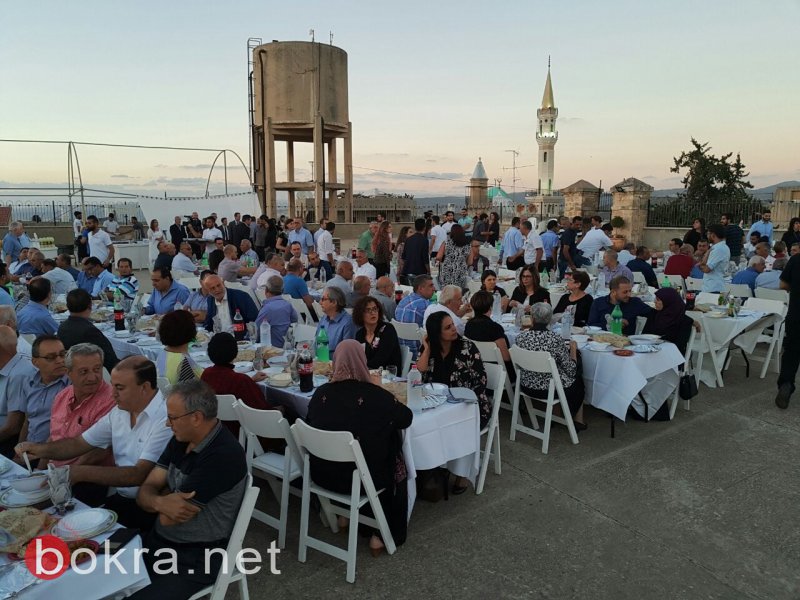 بلدية شفاعمرو والسفارة البريطانية يقيمان حفل افطار في قلعة الظاهر عمر-4