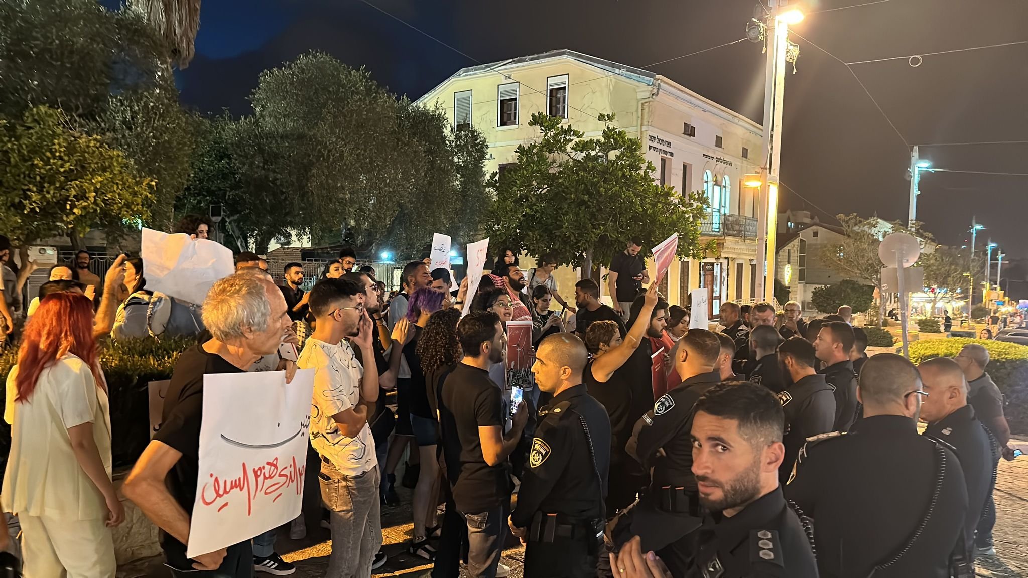 حيفا: قمع وقفة تضامنية مع اهالي الجولان واعتقال ناشطتين-1