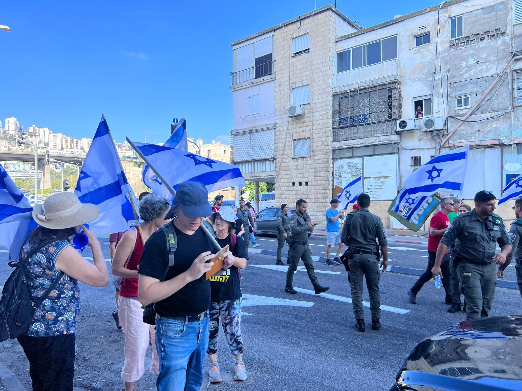 حيفا: وقفة احتجاجية أمام مركز شرطة الساحل ضد زيارة بن غفير-3