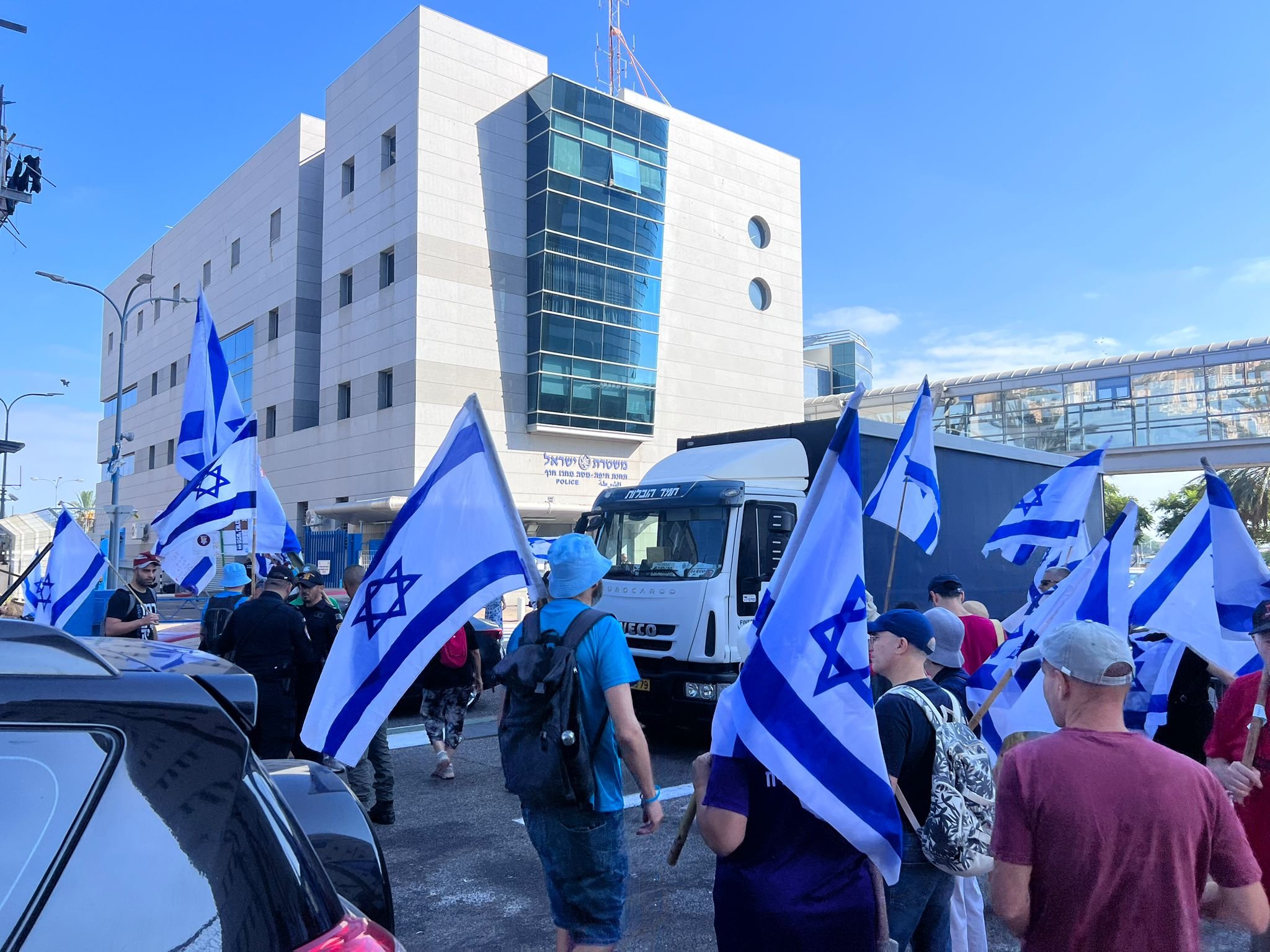 حيفا: وقفة احتجاجية أمام مركز شرطة الساحل ضد زيارة بن غفير-5