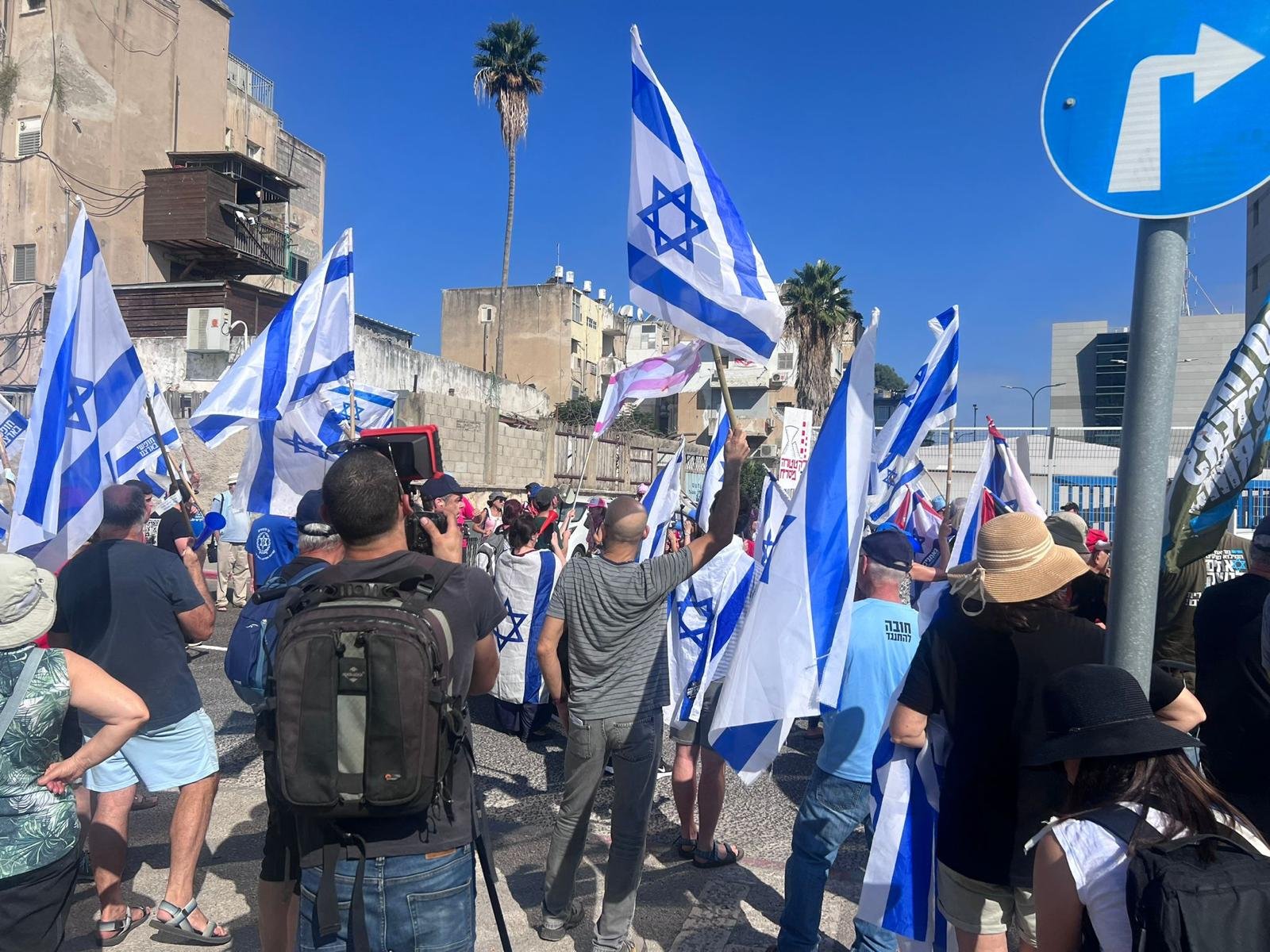 حيفا: وقفة احتجاجية أمام مركز شرطة الساحل ضد زيارة بن غفير-6