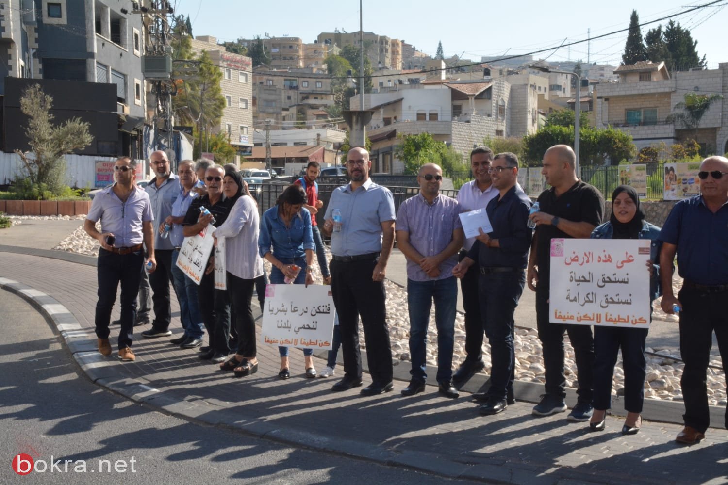الرينة: موظفو وأعضاء المجلس يتظاهرون احتجاجًا على الاعتداء على زميلهم-15