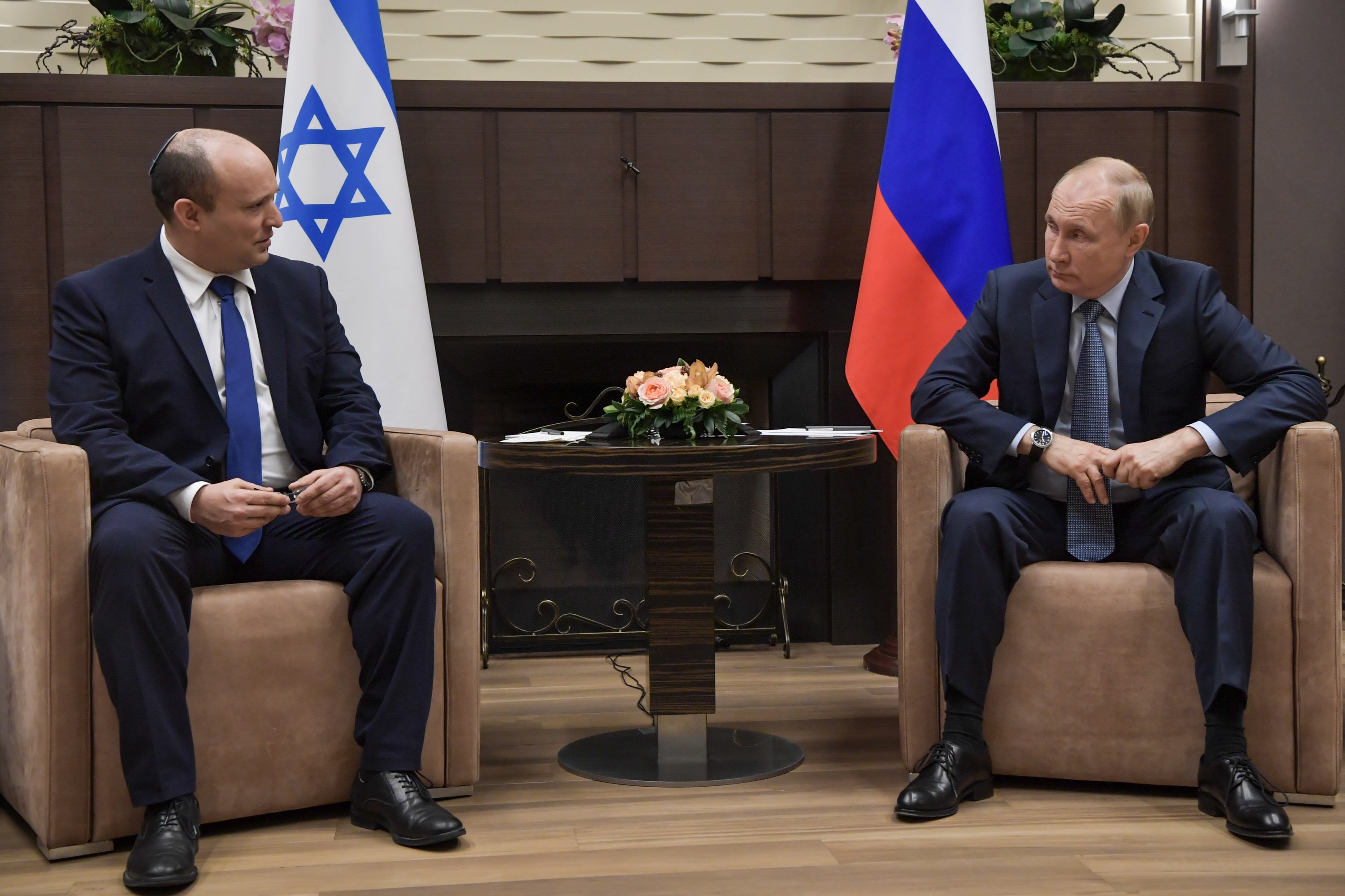 بوتين لبينيت: لدى روسيا وإسرائيل خلافات عديدة بشأن سوريا لكن هناك نقاط تماس أيضا-0