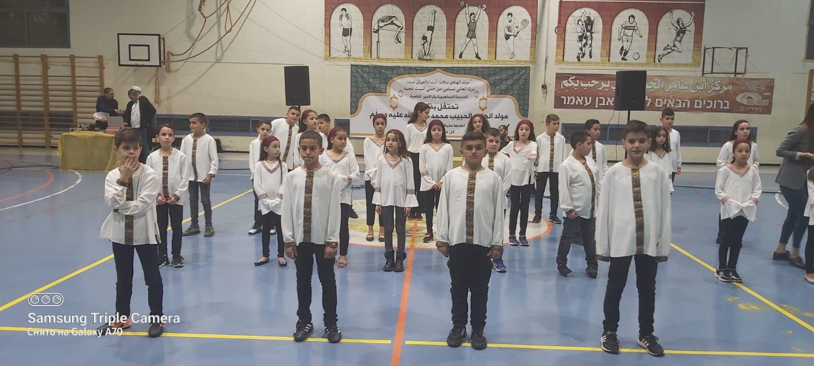 أمسية تكريم مَهيبة بأجواءٍ روحانيةّ قامت المدرسة الجماهيريّة بئر الأمير-الناصرة بتنظيمها احتفاءً بتكريم الأمّ الفاضلة جهاد بطّو"ام سهيل" واحتفالًا بالمولد النّبويّ الشّريف-18