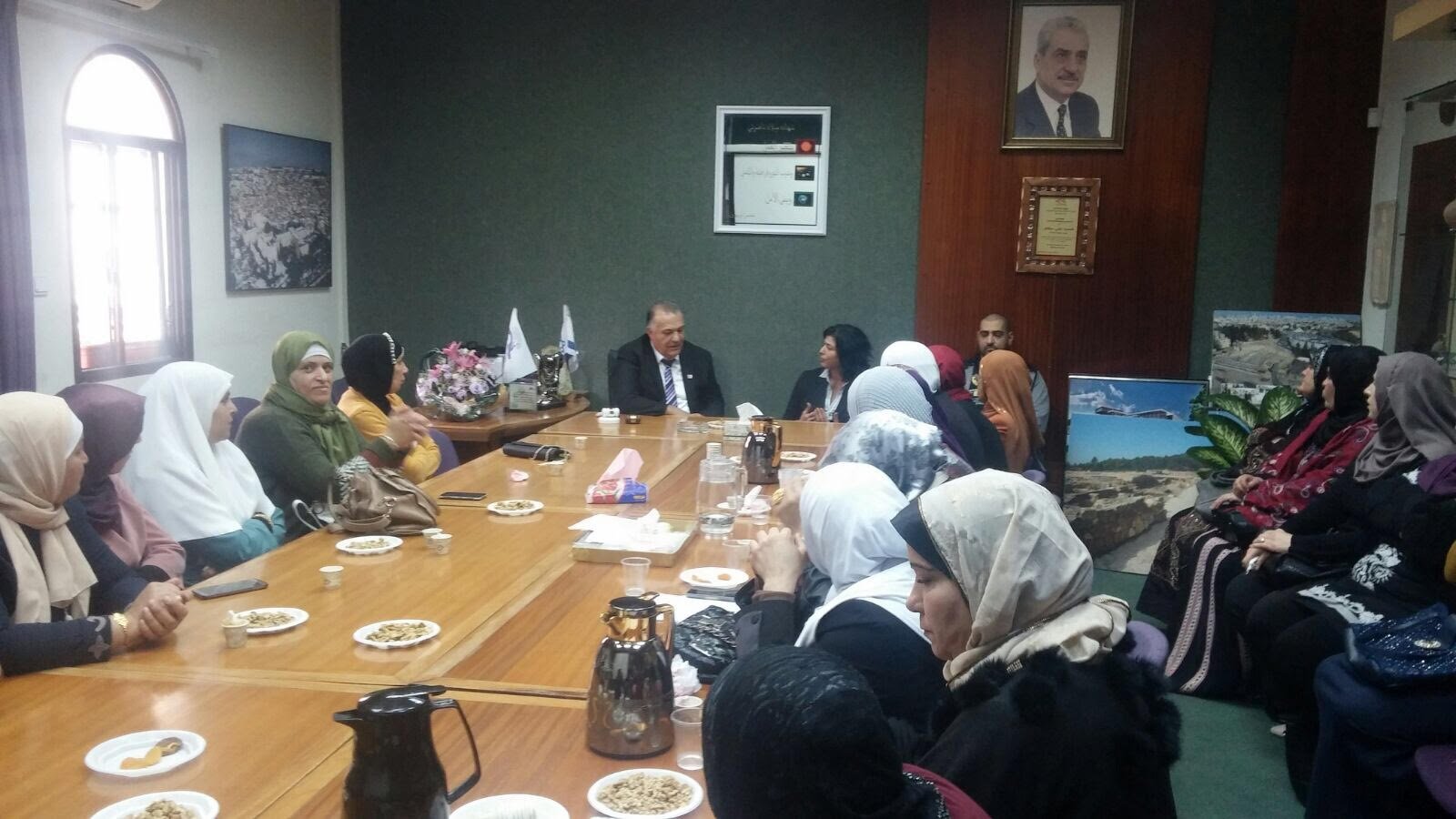 جمعية الامهات في مدرسة عمر بن الخطاب تلتقي رئيس بلدية الناصرة-12