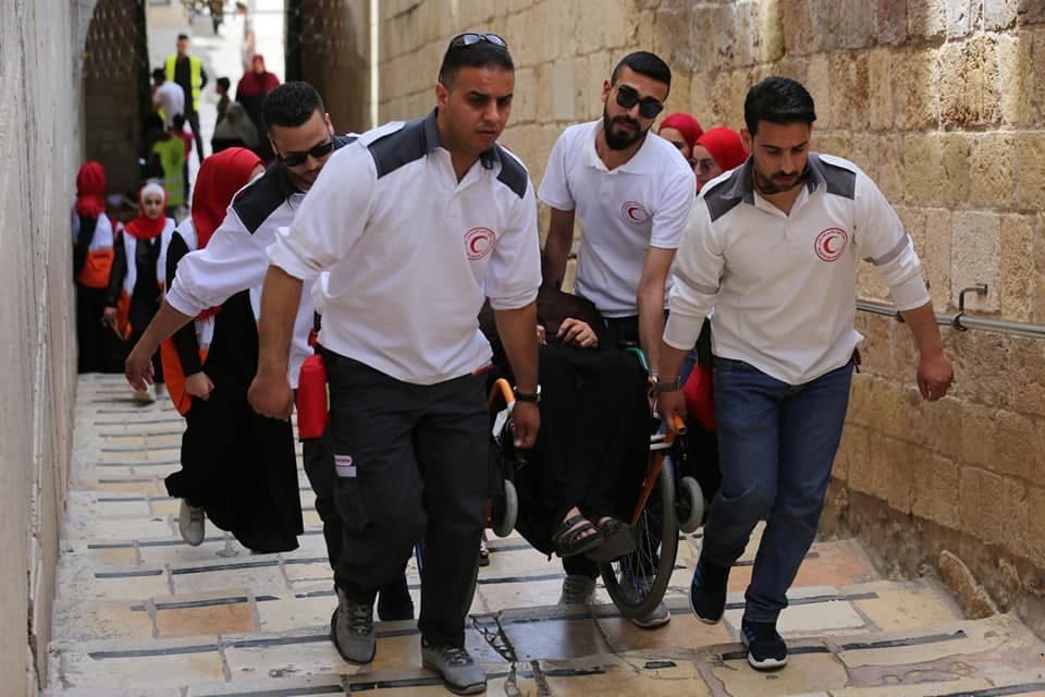 عشية الجمعة الأولى من رمضان، الهلال الأحمر الفلسطيني يعزز جاهزيته لتقديم الخدمات الإسعافية والإنسانية للمصلين-0