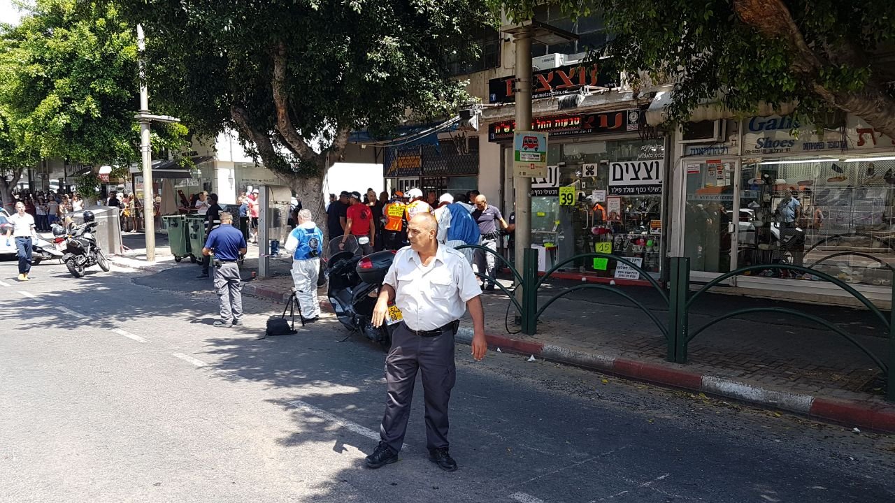 نتانيا: تعرض شرطي للطعن واطلاق النار على المشتبه بالطعن-0