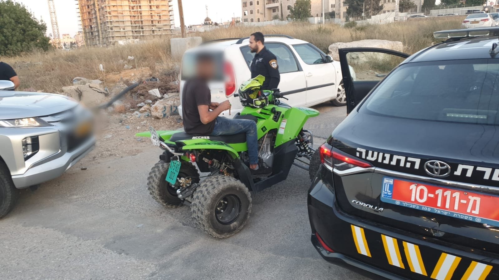 القدس: منع إستخدام 30 سيارة، وتسجيل عشرات المخالفات المرورية.-1