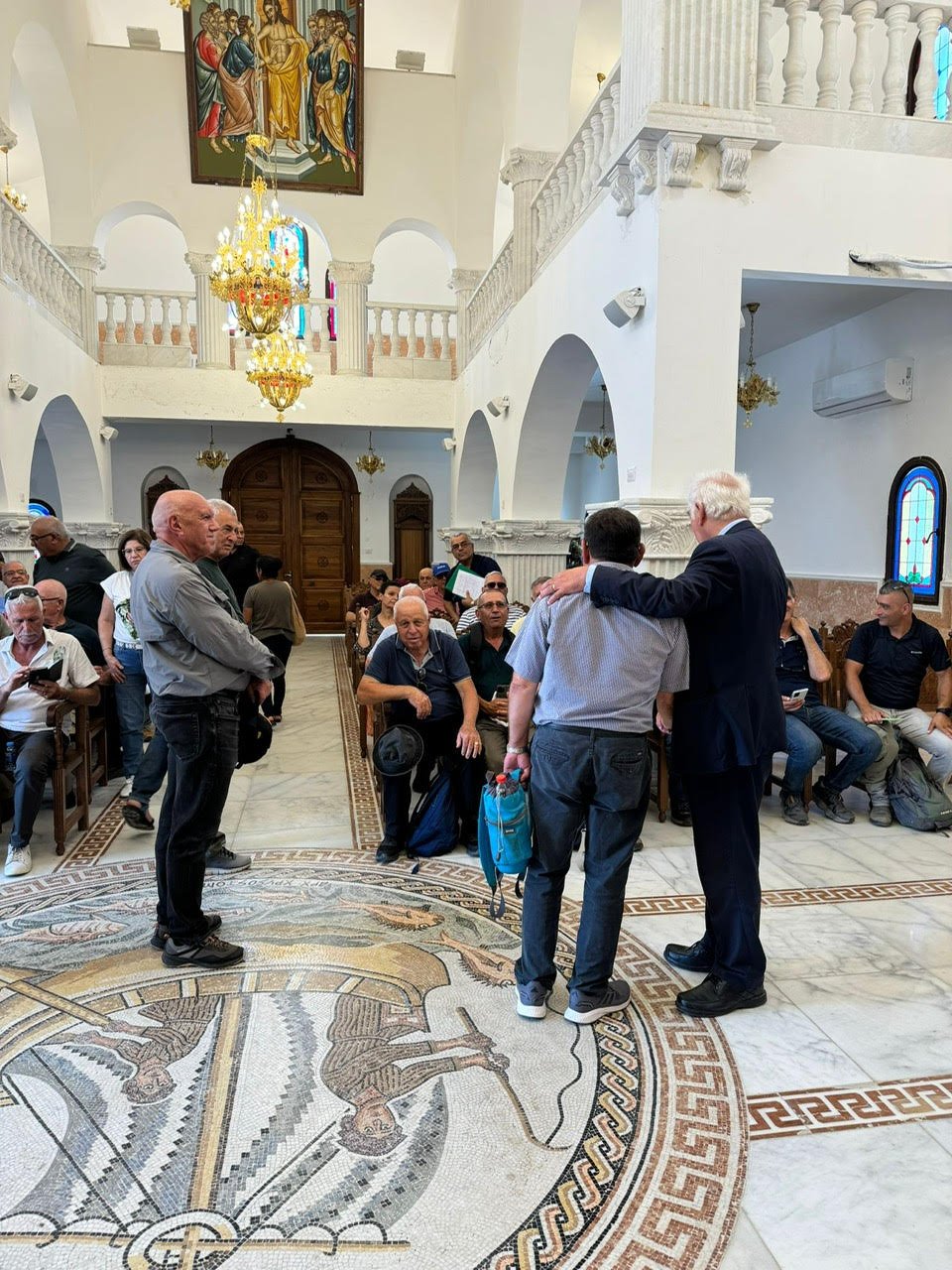 عدد كبير من المرشدين السياحيين في زيارة لكنيسة القديسين قسطنطين وهيلانة الجديدة في كفرسميع-12