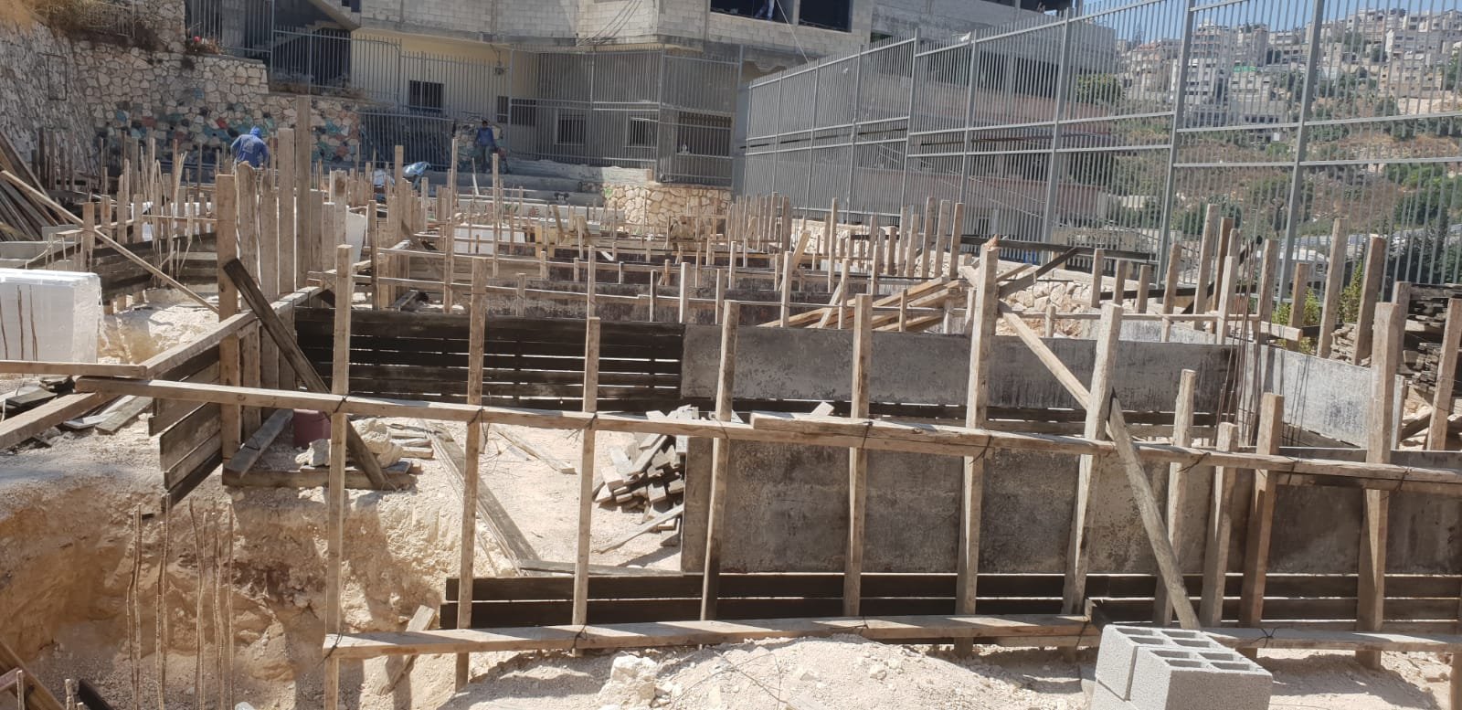 اعمال بناء وتطوير في مدرسة مي زيادة  حي العمال العرب-0