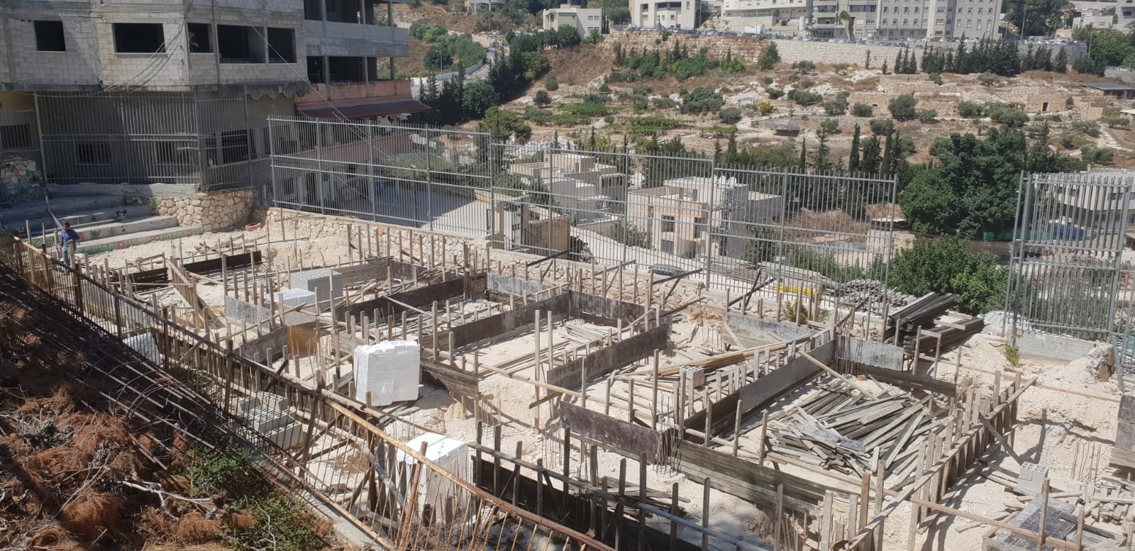 اعمال بناء وتطوير في مدرسة مي زيادة  حي العمال العرب-5