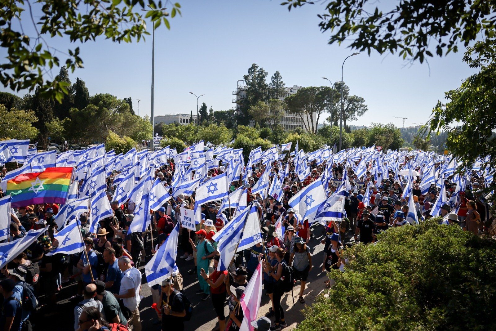 الآلاف في تل أبيب دعمًا لـ "التعديلات القضائية"-0