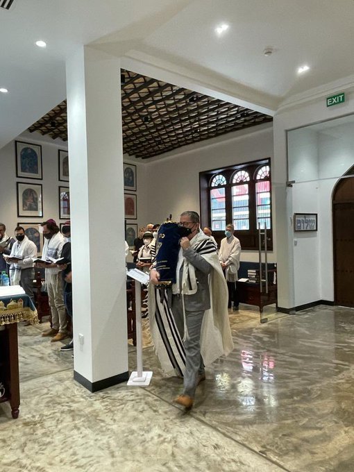 البحرين تعلن عودة الصلاة لكنيس يهودي بالمنامة بعد 74 عاما-1