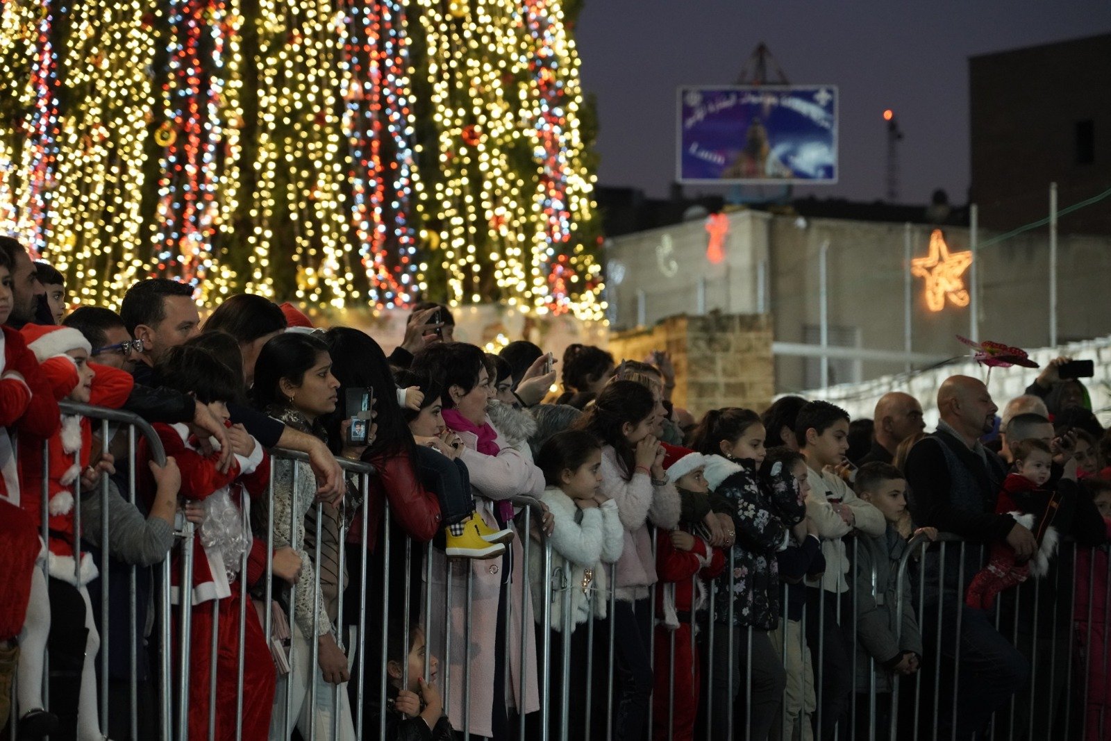 بالصور: "بكرا" يرصد فرحة استقبال الميلاد في الناصرة -50